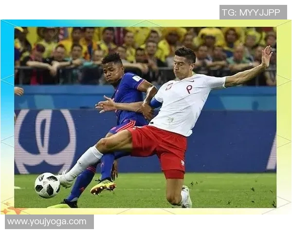 高清女生足球球星风采展示帅气与力量并存的竞技魅力